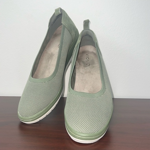 Vionic Jacey Knit Army Green Suede Trim Slip On Loafers - Picture 1 of 14